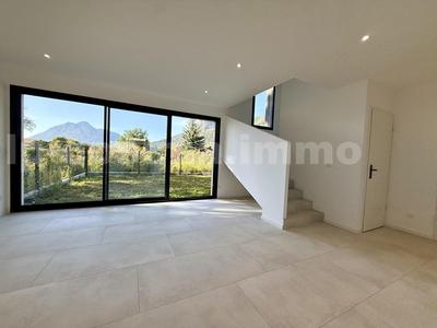 Maison - 96 m² - 4 pièces