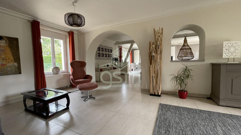 Maison - 383 m² - 13 pièces