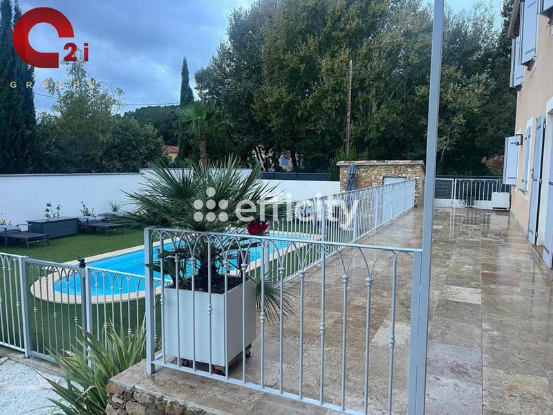 Maison - 203 m² - 7 pièces