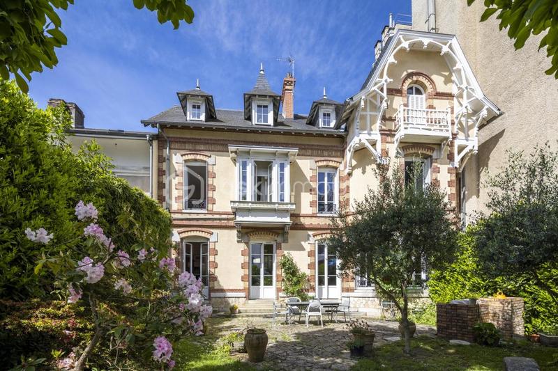 Maison de maîtres - 272 m² - 10 pièces