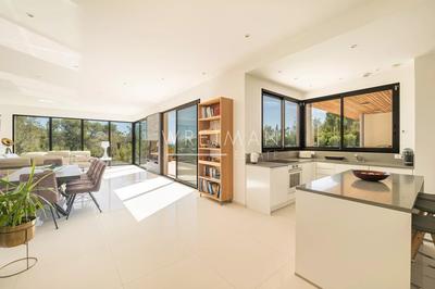 Villa - 314 m² - 7 pièces