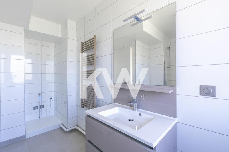 Appartement - 125 m² - 5 pièces