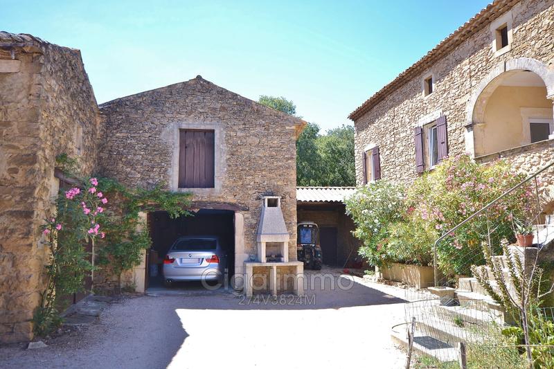 Maison en pierre - 111 m² - 7 pièces