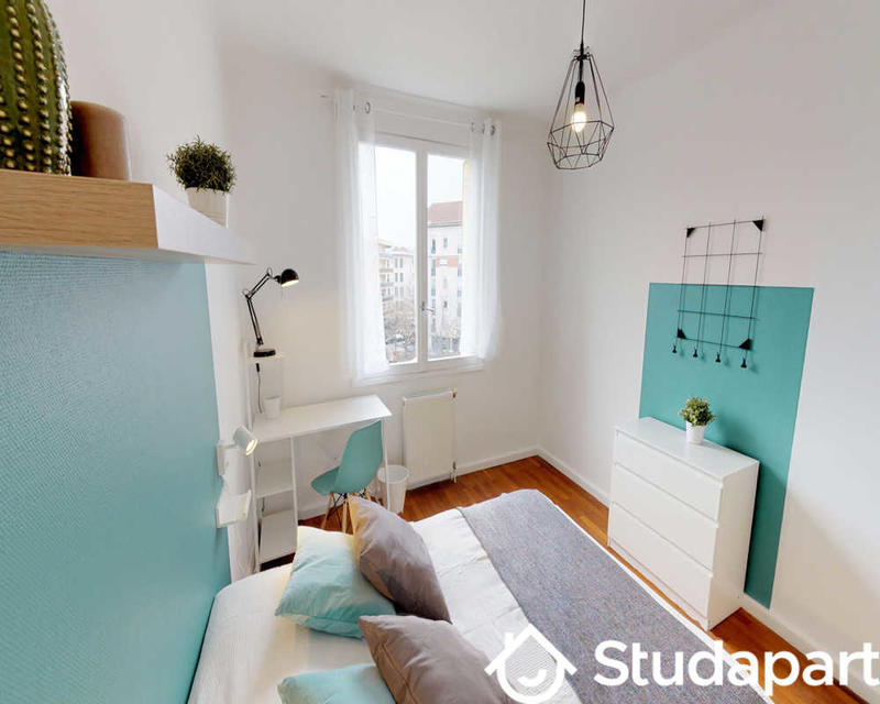 Chambre - 70 m² - 1 pièce