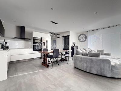 Maison - 87 m² - 4 pièces