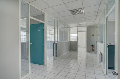 Bureau - 150 m² - 6 pièces