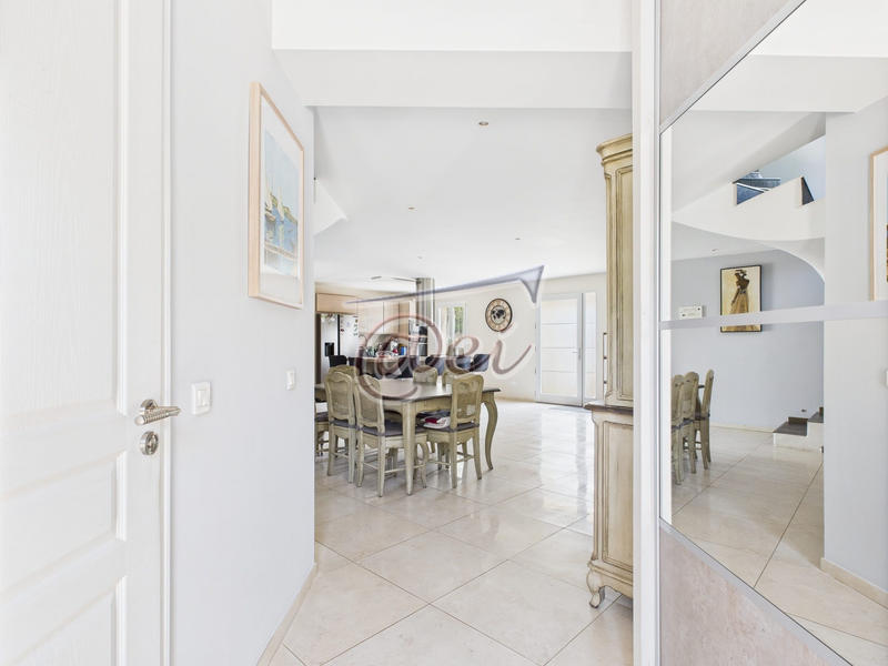 Villa - 435 m² - 10 pièces