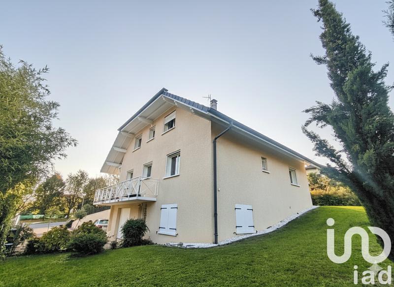 Maison - 213 m² - 7 pièces