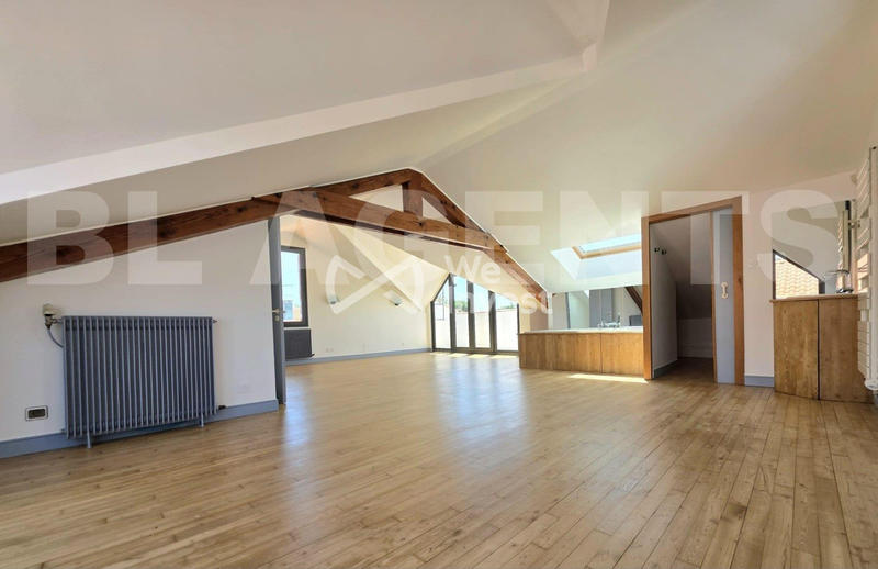 Maison - 240 m² - 6 pièces