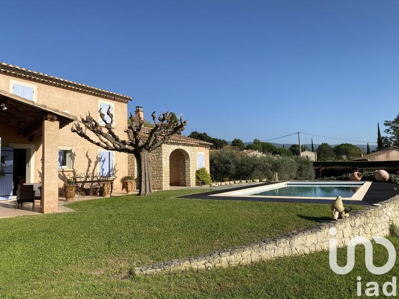 Maison - 203 m² - 9 pièces