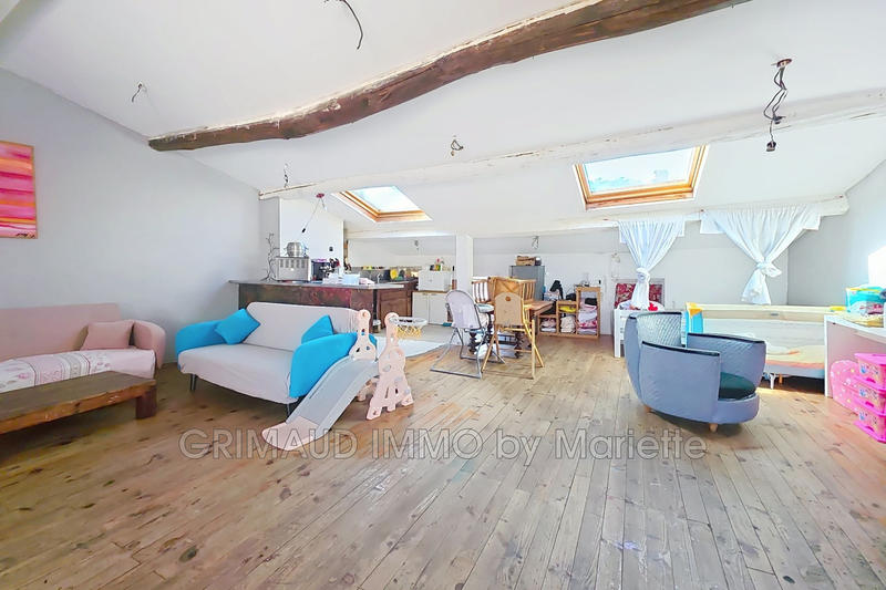 Appartement - 91 m² - 3 pièces