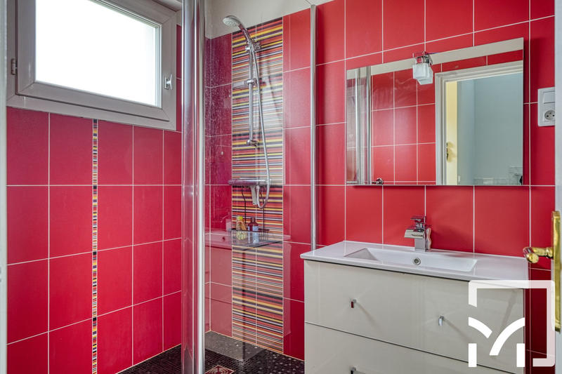 Maison - 170 m² - 8 pièces