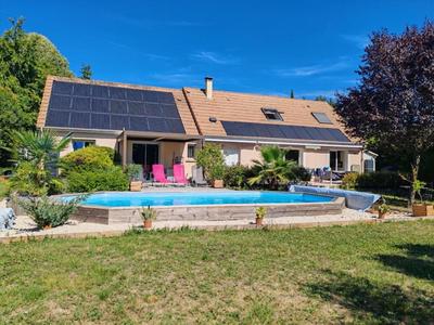 Maison traditionnelle - 153 m² - 6 pièces