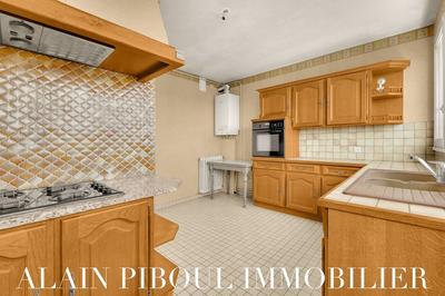 Appartement - 94 m² - 5 pièces