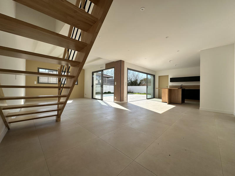 Maison - 158 m² - 7 pièces