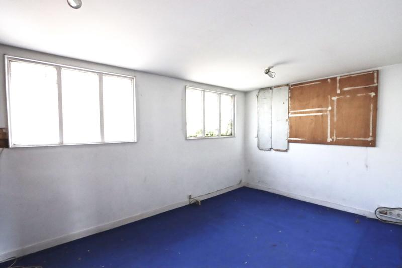 Local d'activités - 105 m²