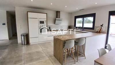 Maison - 122 m² - 4 pièces