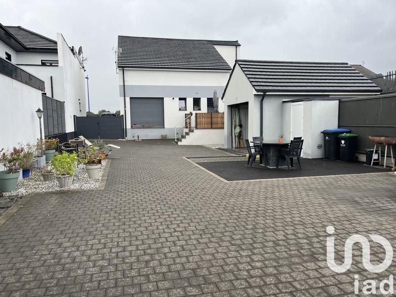 Maison - 205 m² - 5 pièces