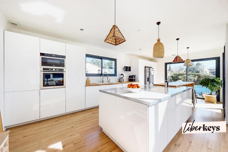 Maison - 199 m² - 6 pièces