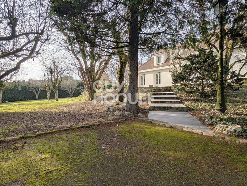 Maison - 198 m² - 8 pièces