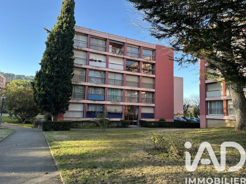 Appartement - 100 m² - 5 pièces