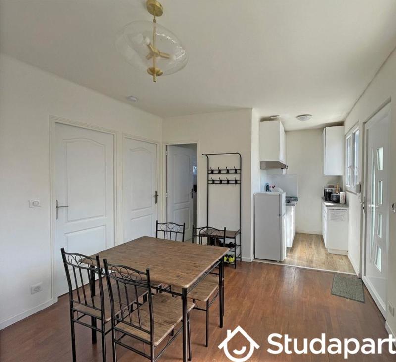 Chambre - 9 m² - 1 pièce