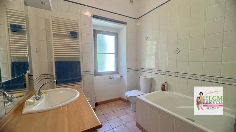 Maison - 457 m² - 13 pièces