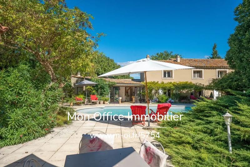 Demeure - 300 m² - 9 pièces