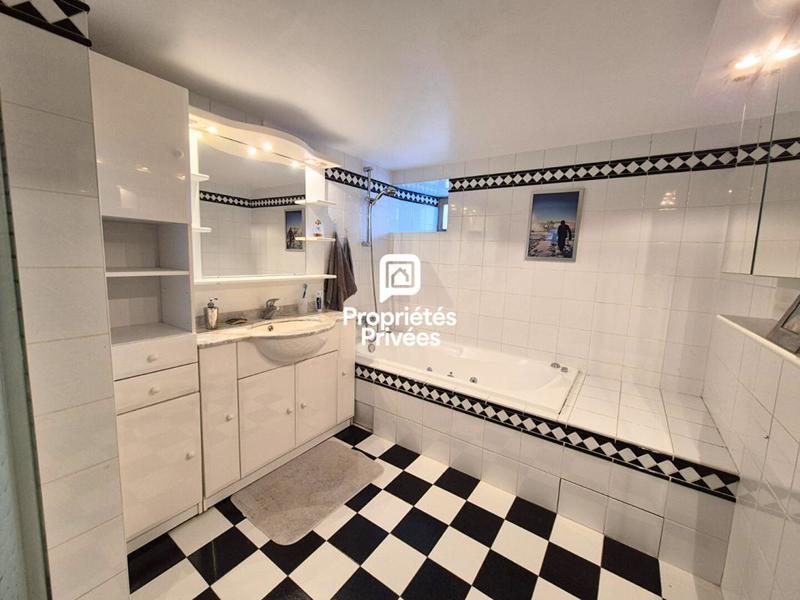 Maison - 193 m² - 6 pièces