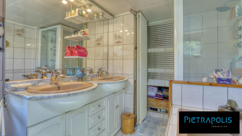 Appartement - 130 m² - 5 pièces