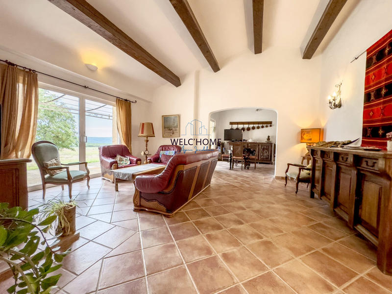 Villa - 250 m² - 9 pièces