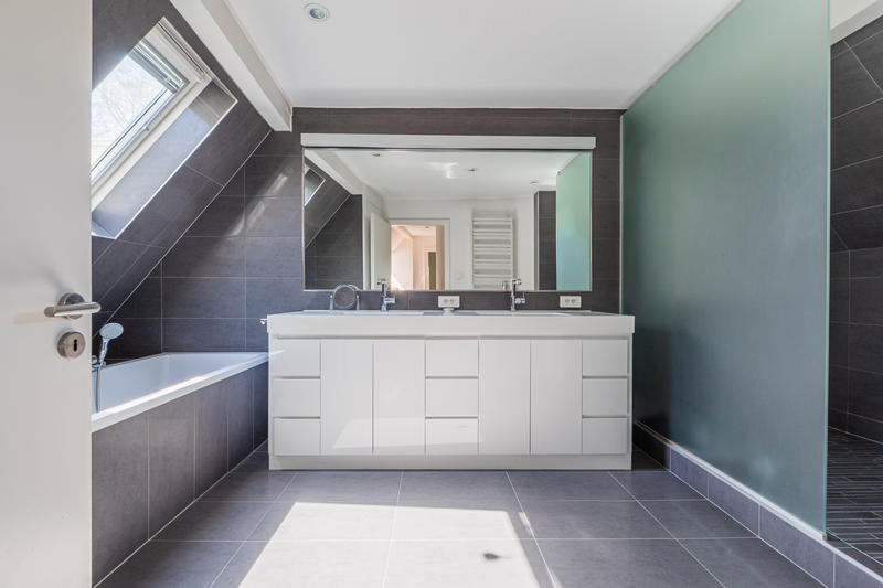 Maison - 209 m² - 6 pièces