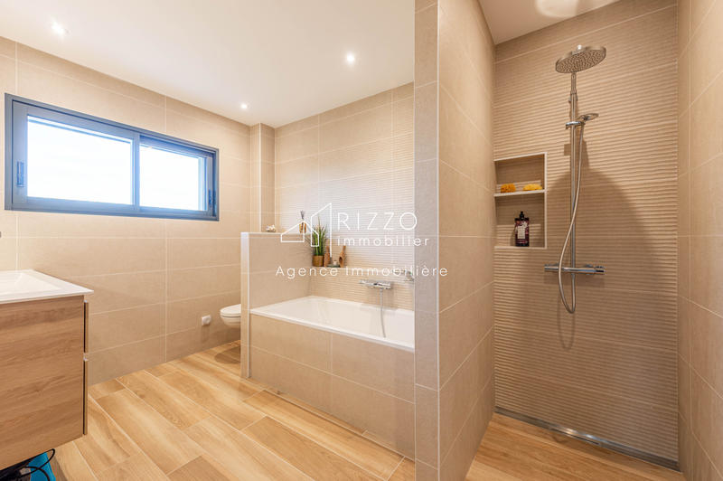 Maison - 160 m² - 6 pièces