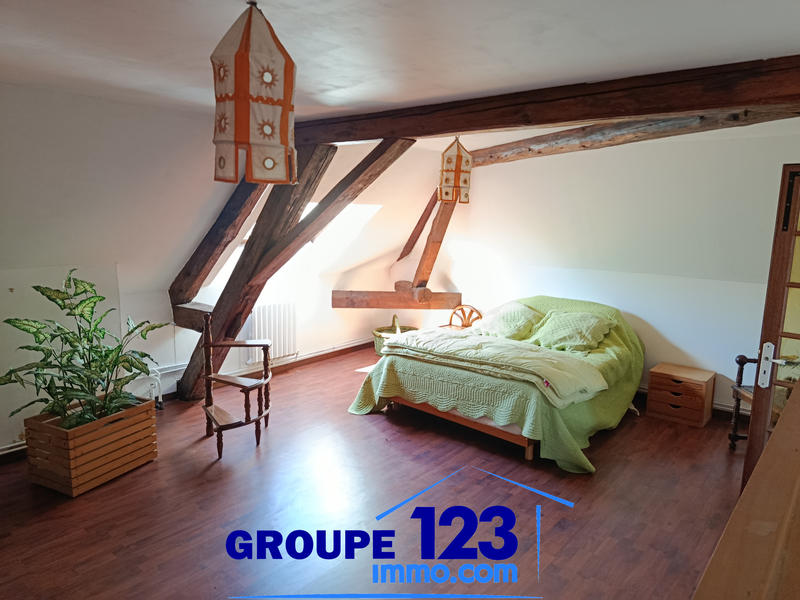 Maison - 289 m² - 9 pièces