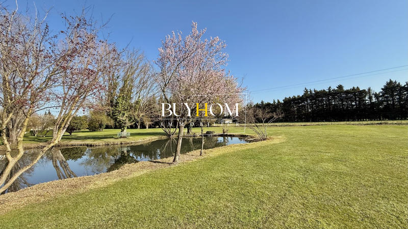 Maison - 215 m² - 7 pièces