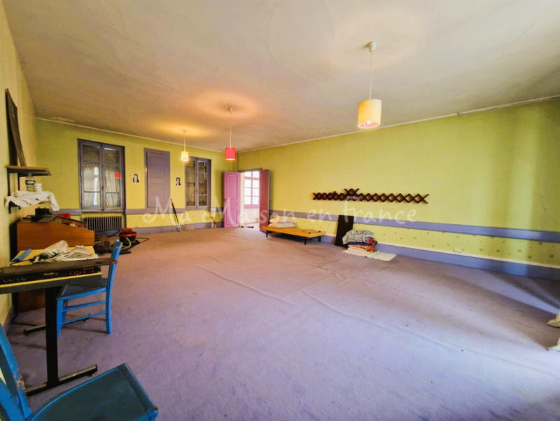 Maison - 250 m² - 12 pièces