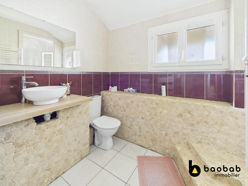 Maison - 195 m² - 6 pièces