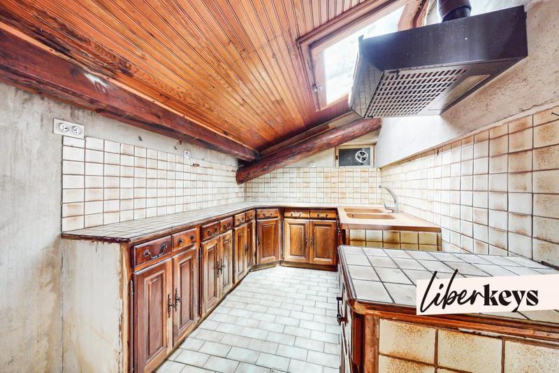 Propriété - 220 m² - 12 pièces