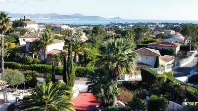 Villa - 139 m² - 6 pièces