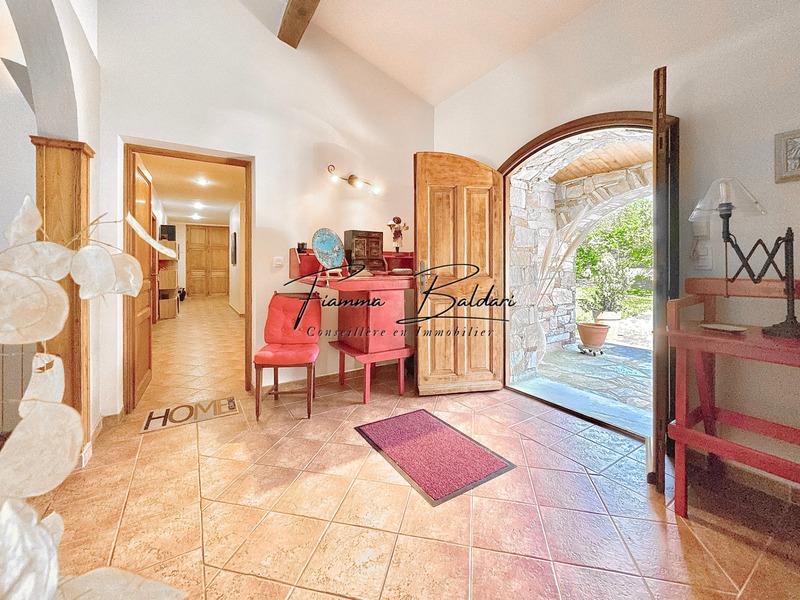 Maison - 269 m² - 7 pièces