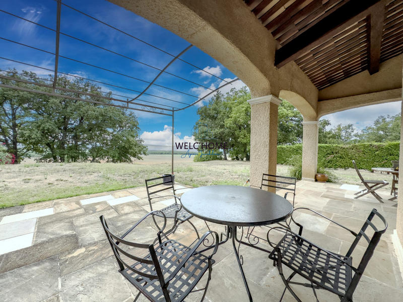 Villa - 250 m² - 9 pièces