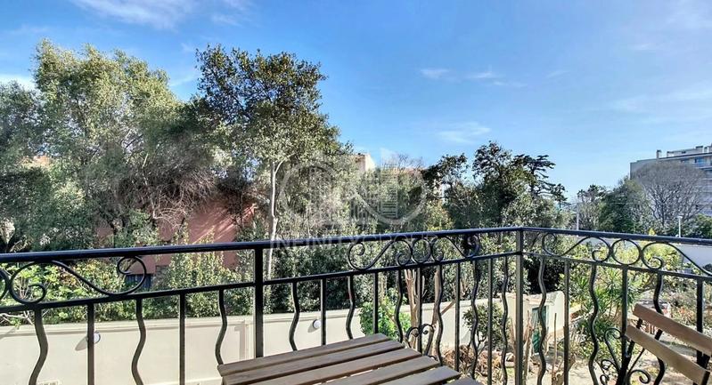 Studio - 27 m² - 1 pièce