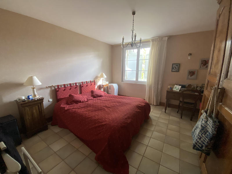 Maison - 280 m² - 8 pièces