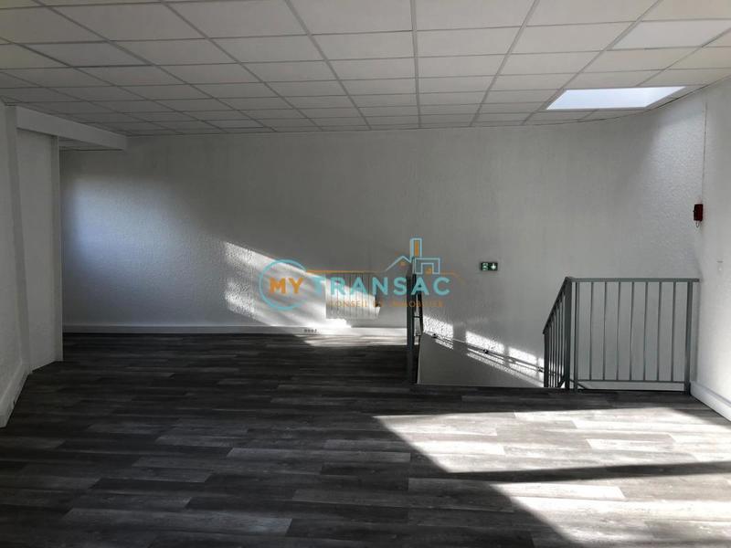 Local d'activité / Entrepôt - 357 m²