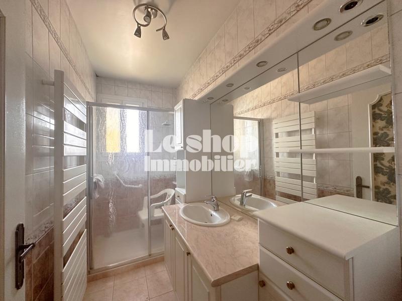 Maison - 190 m² - 9 pièces