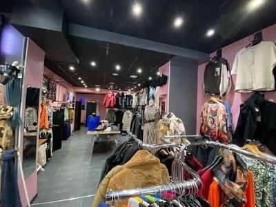 Local commercial - 104 m² - 2 pièces