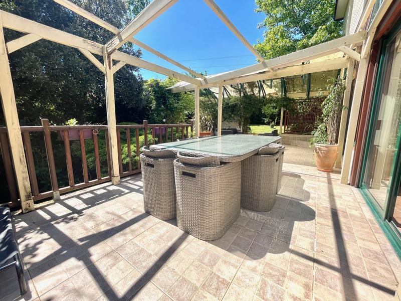 Maison - 232 m² - 9 pièces