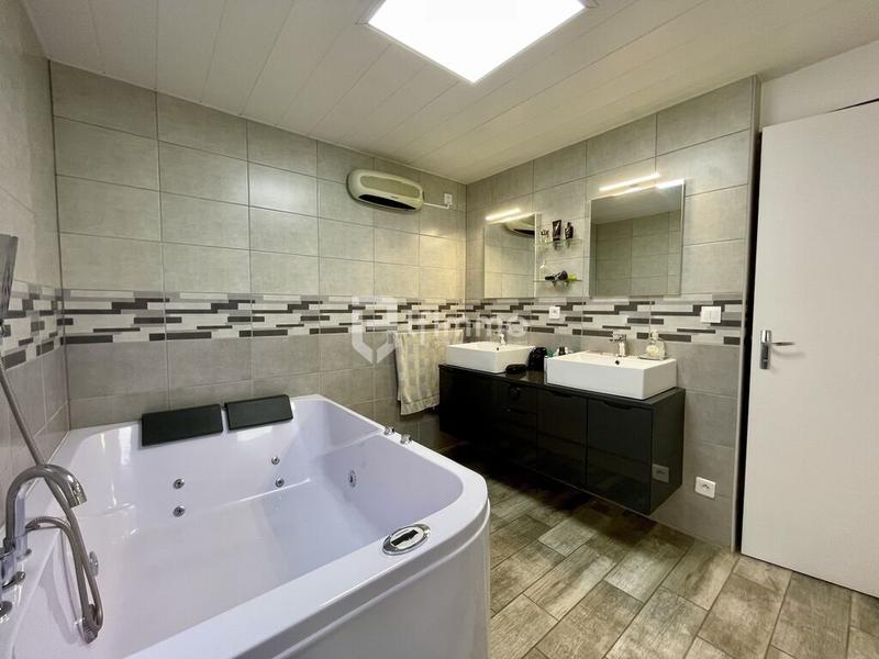 Immeuble - 360 m² - 6 pièces