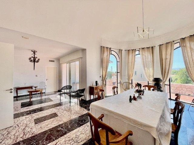 Maison bourgeoise - 300 m² - 5 pièces