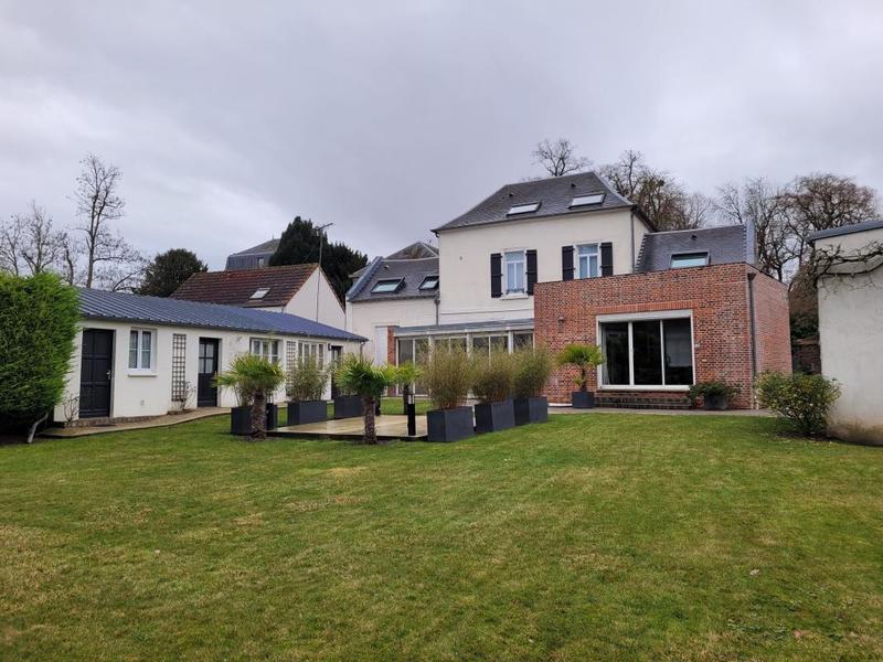 Maison - 206 m² - 6 pièces